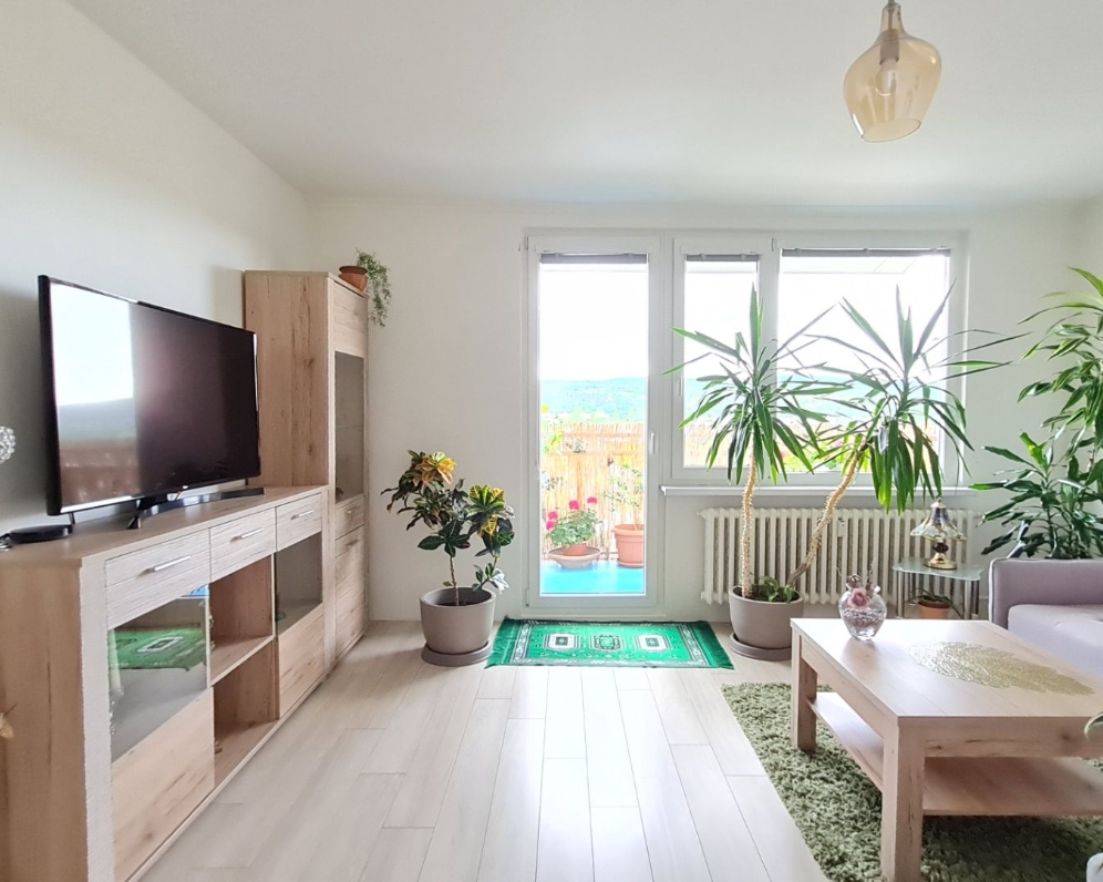 PIEŠŤANY, JUH - 3 IZBOVÝ BYT 63 M2 + VEĽKÝ BALKÓN