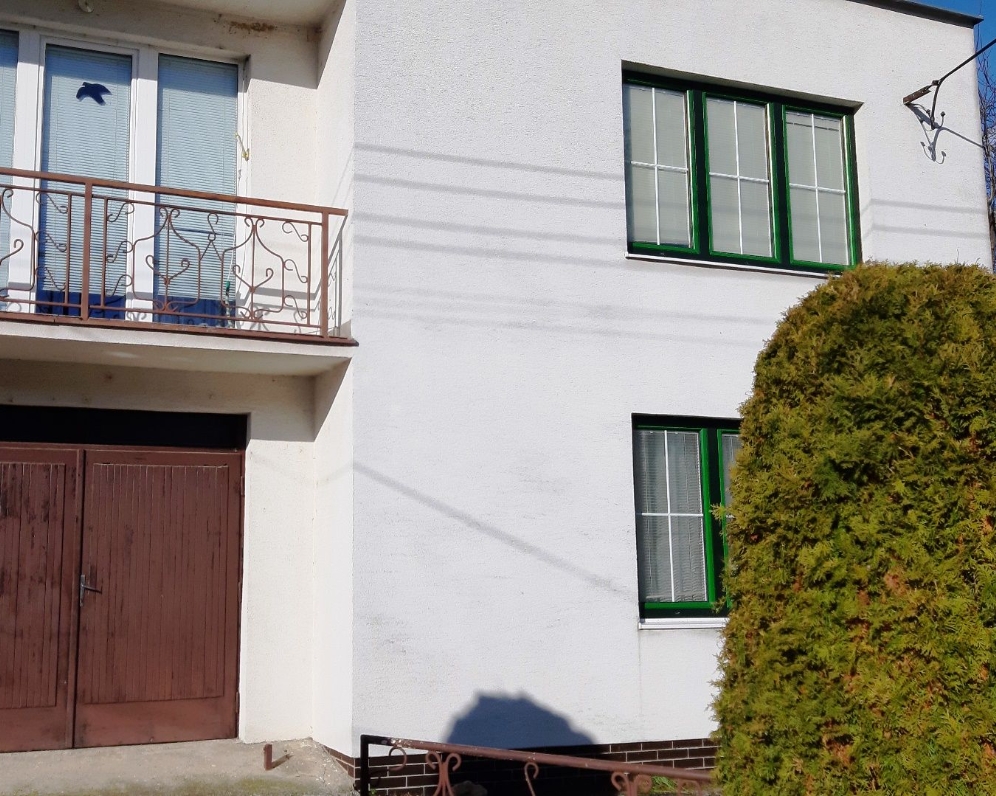 4 IZB. RODINNÝ DOM S GARÁŽOU, POZEMOK 650 M2, SOKOLOVCE, okr. PIEŠŤANY