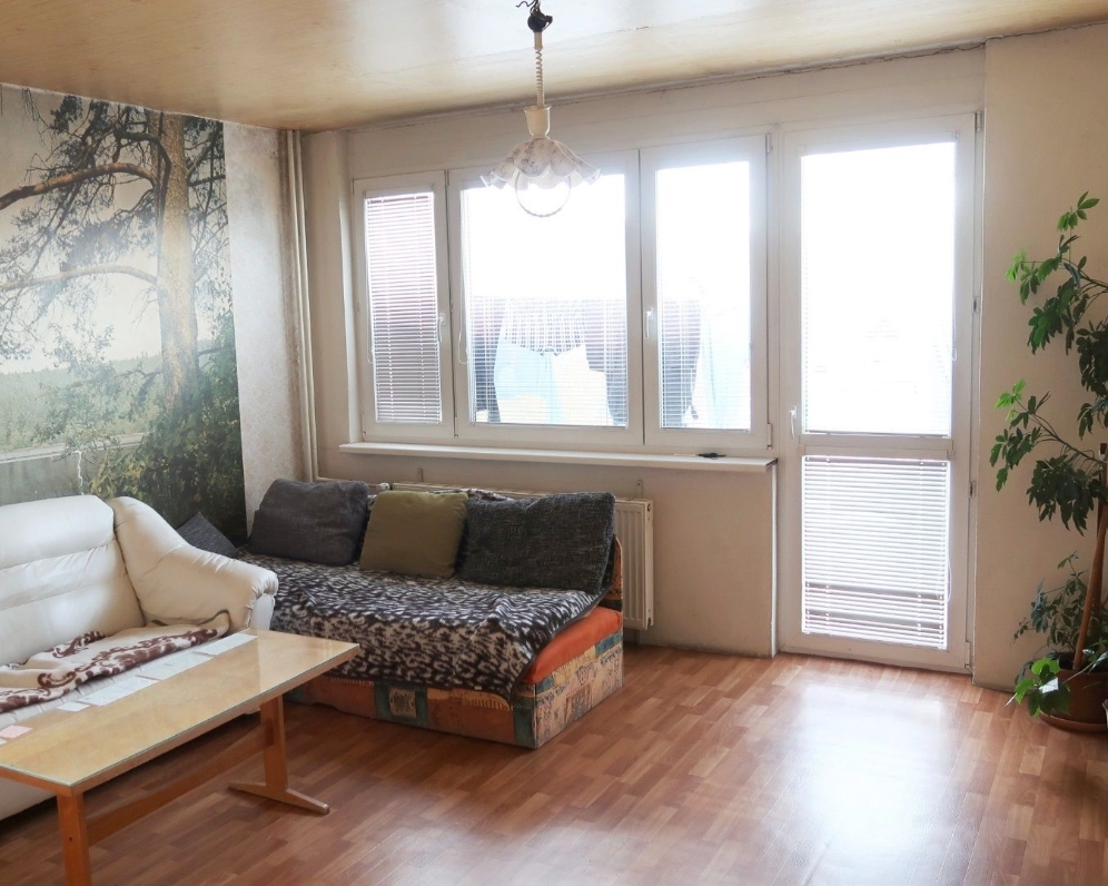 VEĽKÝ 4 IZBOVÝ BYT S BALKÓNOM 94M2 TRENČÍN - SIHOŤ II.