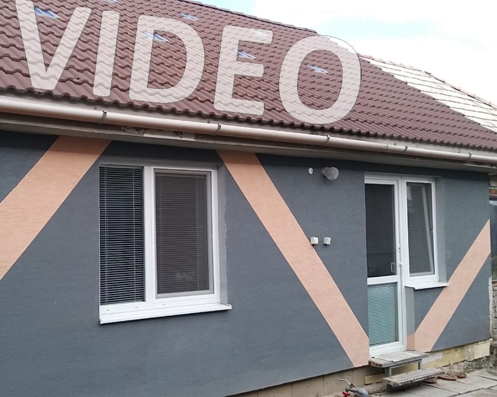 DVA DOMY S VEĽKÝM POZEMKOM 2400 m2 - VEĽKÉ KOSTOĽANY
