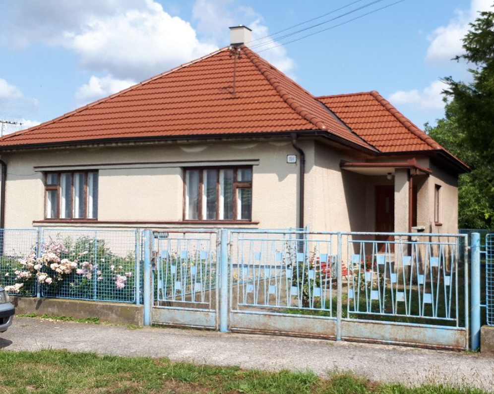 RODINNÝ DOM 3+1 BRUNOVCE S VEĽKOU  ZÁHRADOU 2128 M2