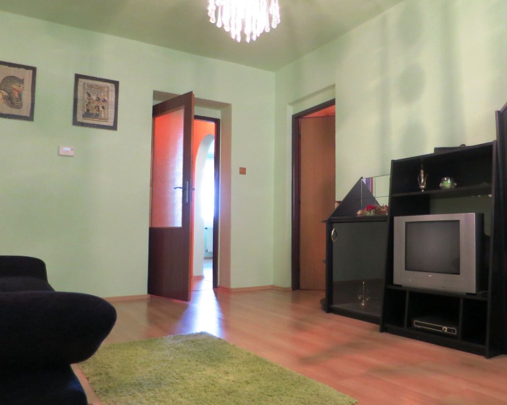 TEHLOVÝ 2-IZB 76 M2 - PIEŠŤANY - BANKA
