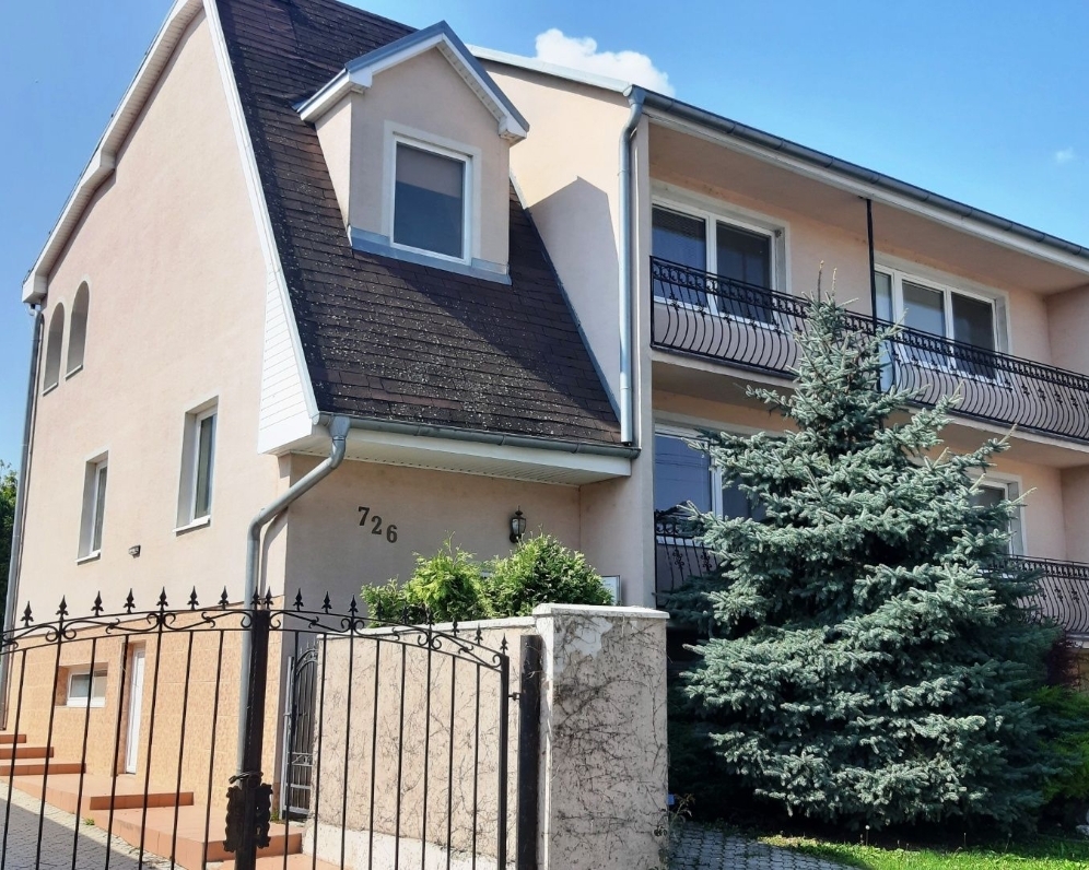VEĽKÉ KOSTOĽANY 6 IZB. RODINNÝ DOM S BAZÉNOM s POZEMKOM 540 M2