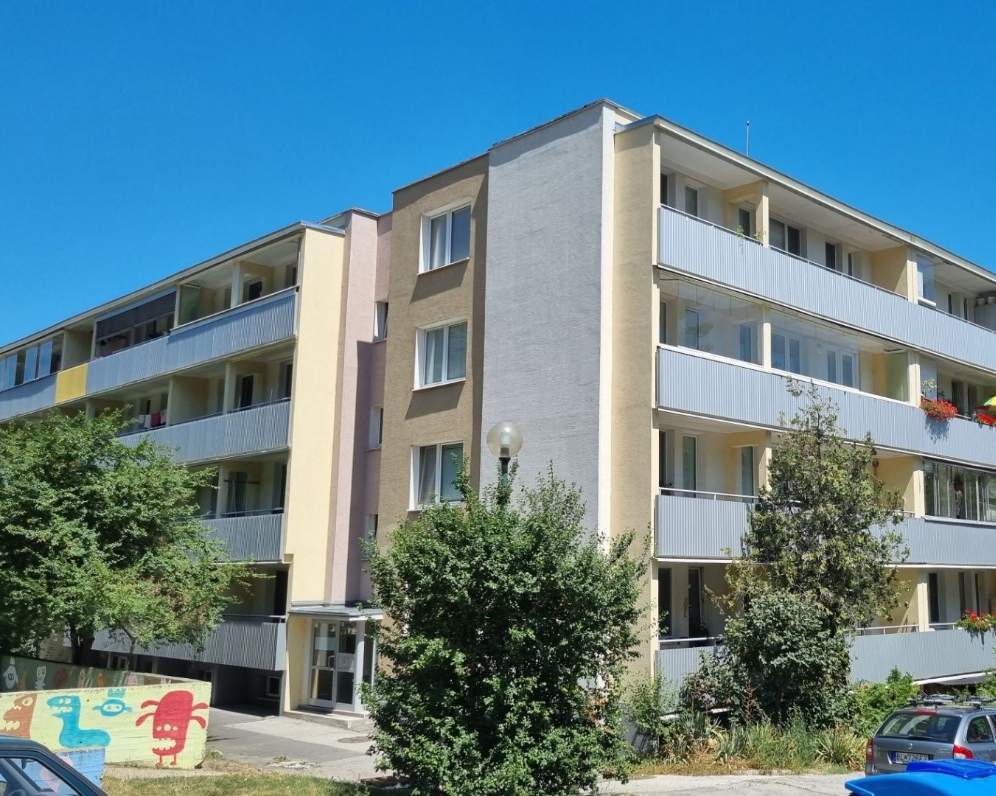 PREDAJ 3 IZB. BYT 72M² + 2x LOGGIA  8M² - BA - KARLOVA VES, Silvánska