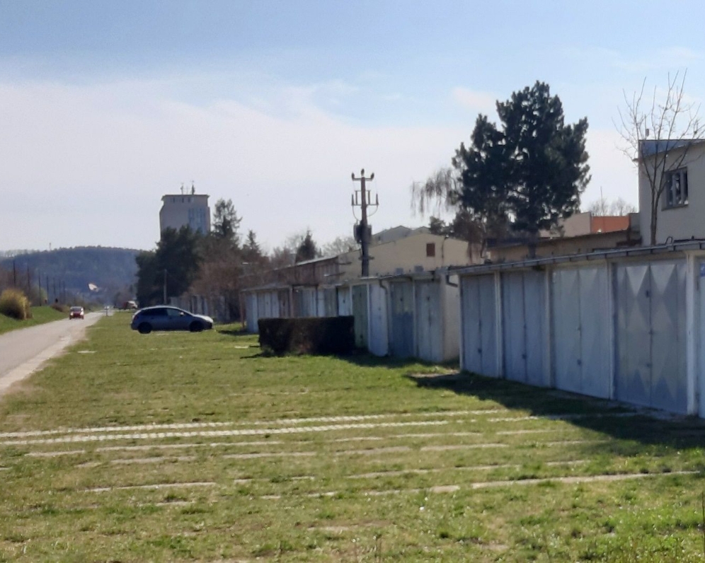 Garáž 20 m2 Piešťany Nábrežie I. Krasku