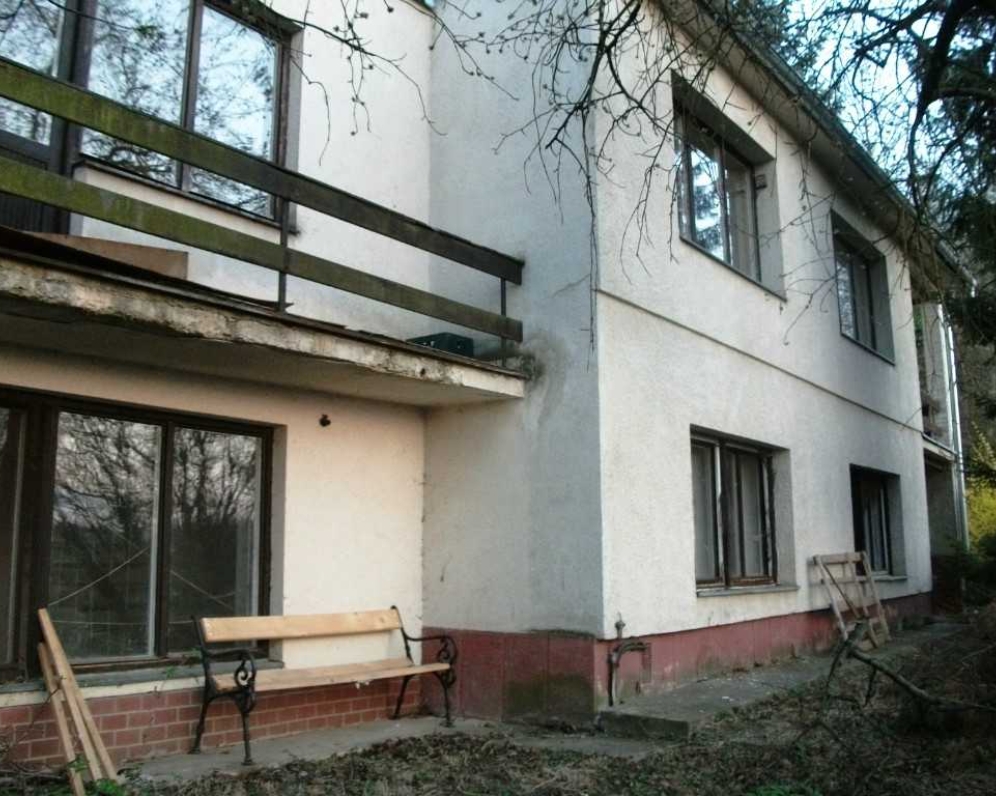 Dom so 48á pozemkom a krásnym výhľadom Piešťany - Banka
